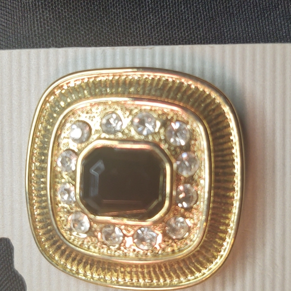 Vintage clip earrings - Picture 2 of 3